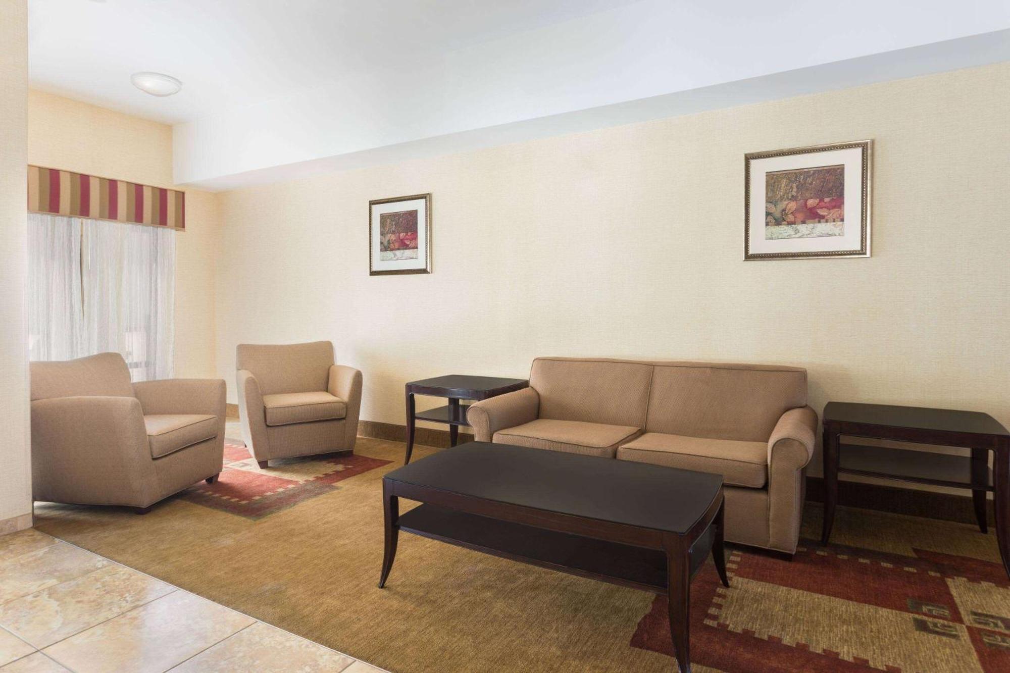 Days Inn By Wyndham Semmes Мобіл Екстер'єр фото