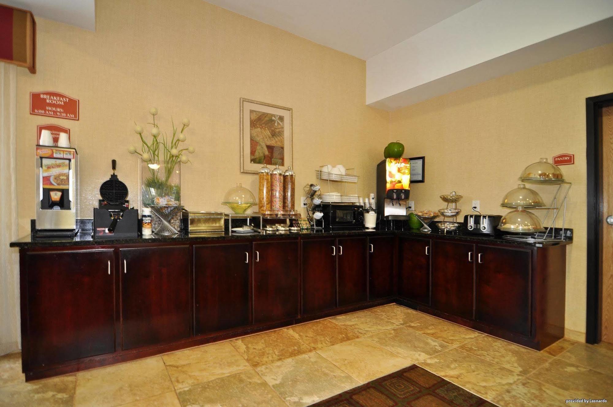 Days Inn By Wyndham Semmes Мобіл Ресторан фото