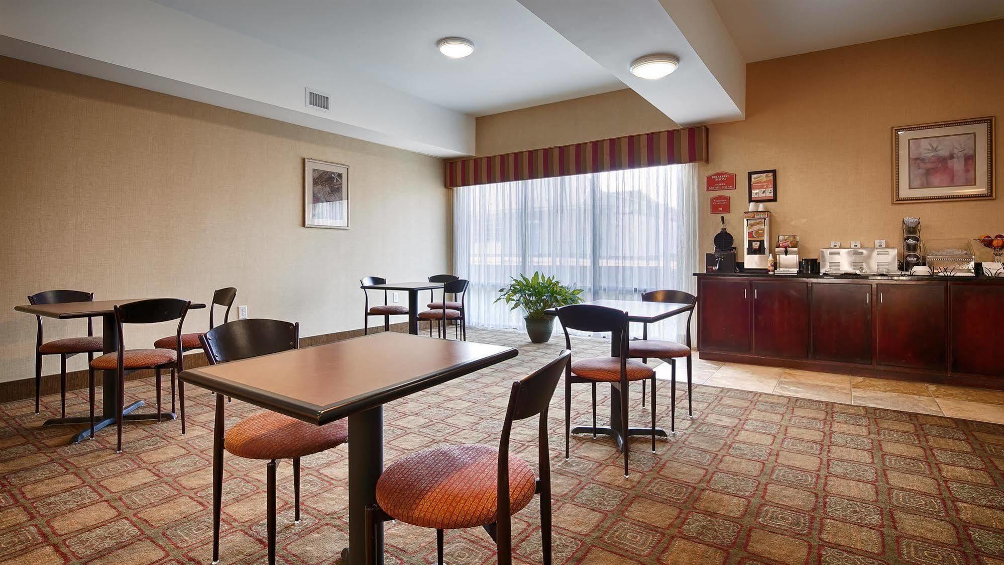 Days Inn By Wyndham Semmes Мобіл Екстер'єр фото