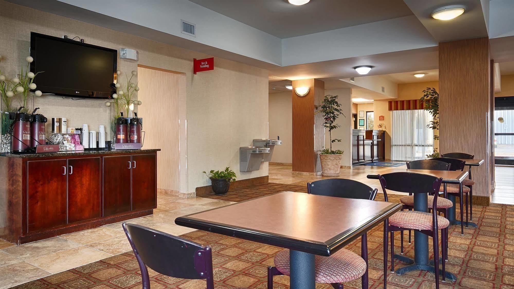 Days Inn By Wyndham Semmes Мобіл Екстер'єр фото